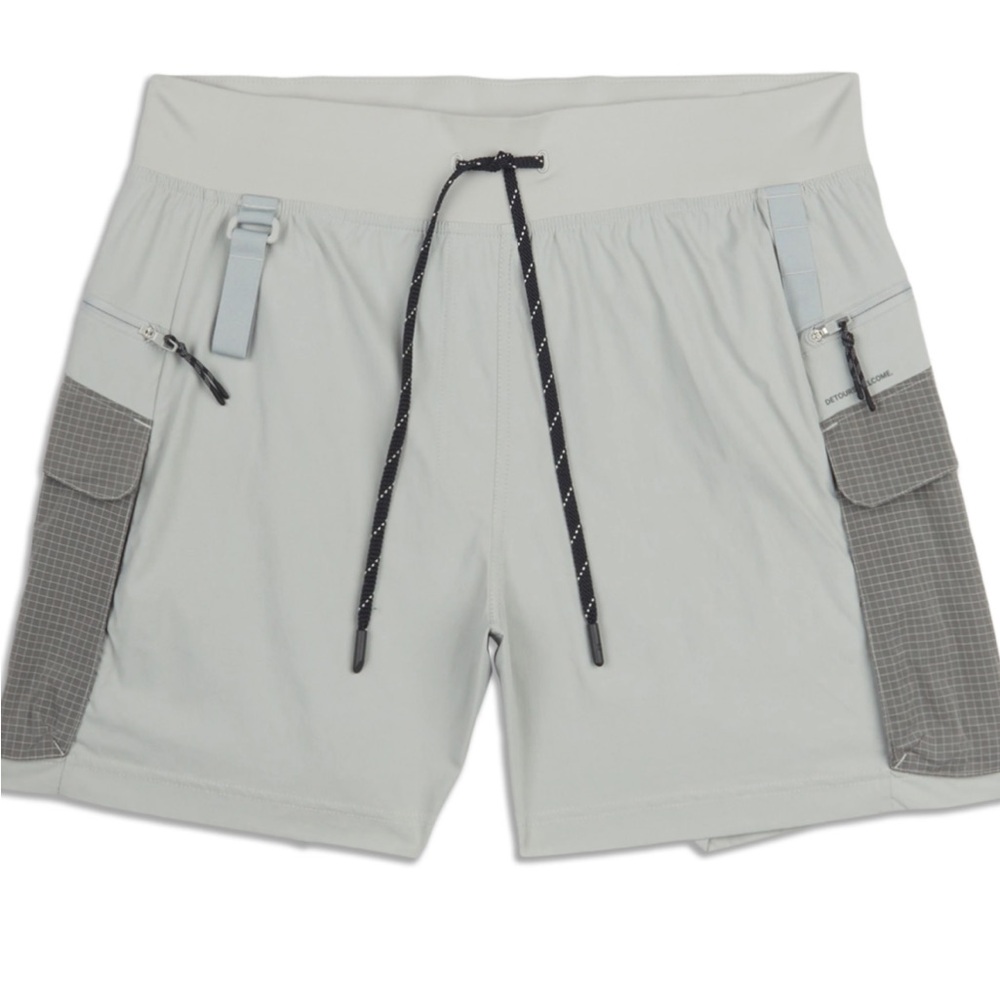 Lululemon Women’s Multi-Pocket Cargo High-Rise Hiking Short